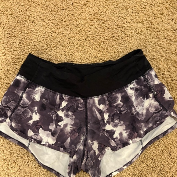 Lululemon Speed Up Low-Rise Lined Short 2.5 inch - Picture 1 of 2